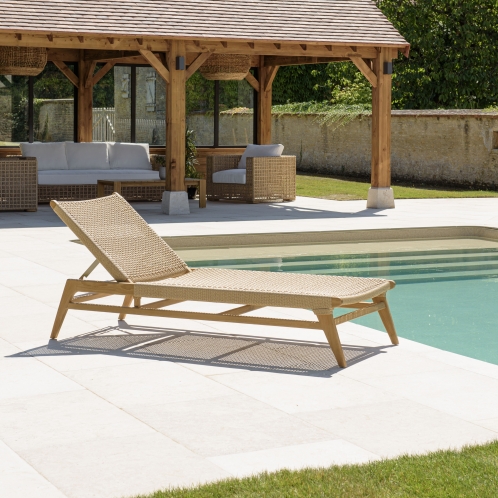 https://www.dpi-import.com/14584-thick_dpi-import/bain-de-soleil-en-teck-naturel-et-rotin-synthetique-beige-.jpg