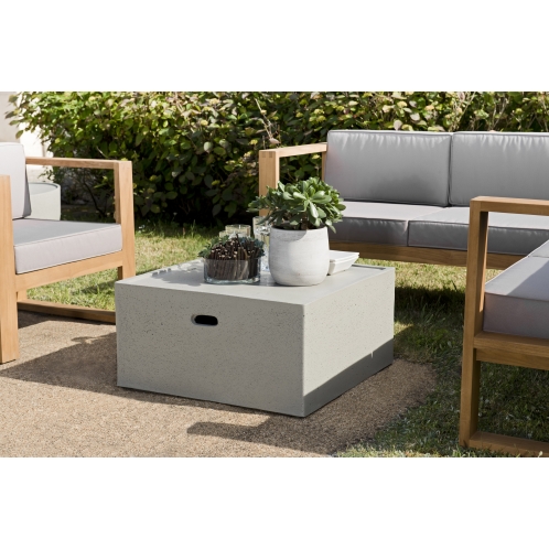 https://www.dpi-import.com/5538-thick_dpi-import/table-basse-carree-68x68cm-beton.jpg